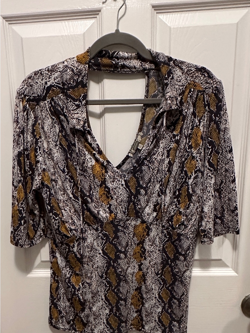 BKE Snake-Print Tunic in Black, White & Mustard The first pick is too dark